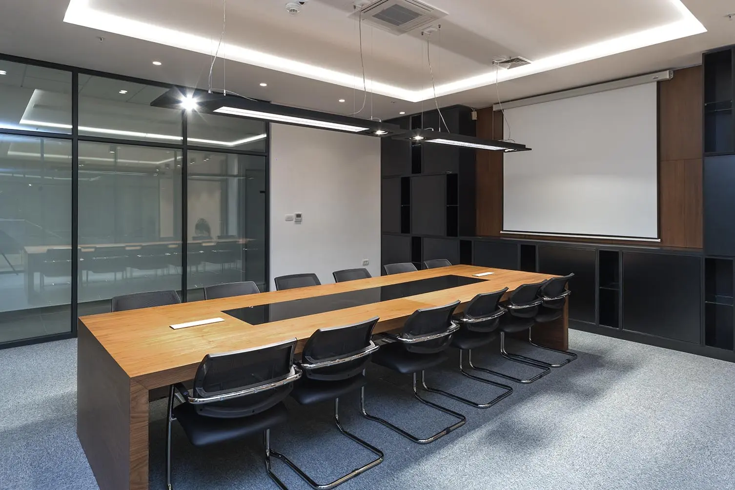 Sala za sastanke u upravnoj zgradi MB TRANS