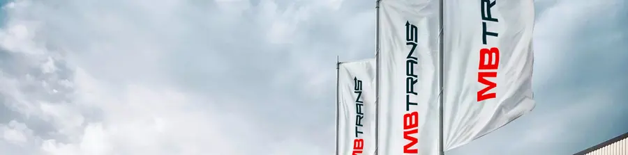 Zastave MB TRANS ispred logističkog centra
